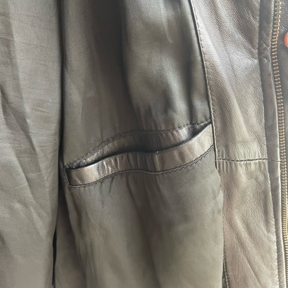 Peruzzi Leather Jacket - Picture 12 of 14